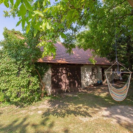 Romanticka Chalupka Na Polosamote Plavecky Peter Exterior foto