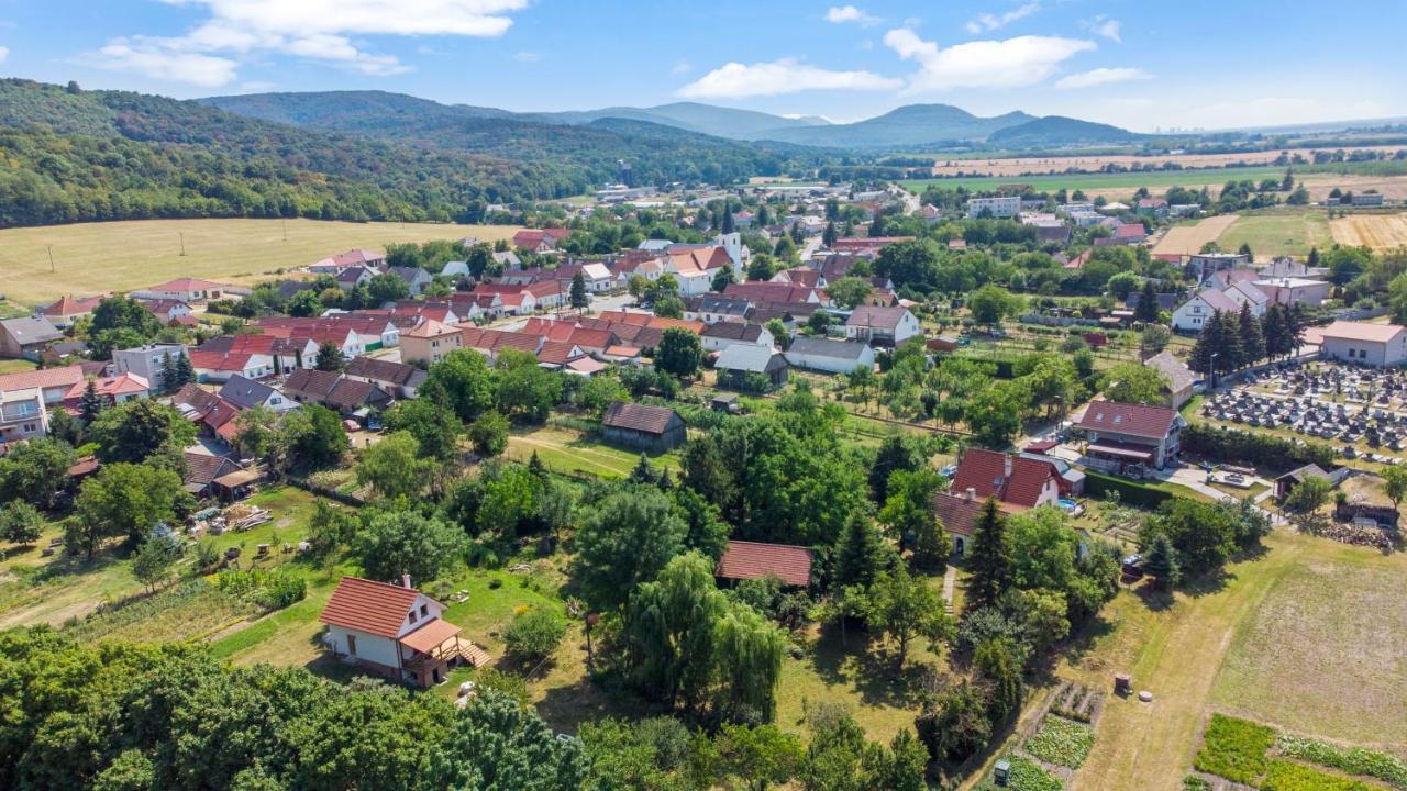 Romanticka Chalupka Na Polosamote Plavecky Peter Exterior foto
