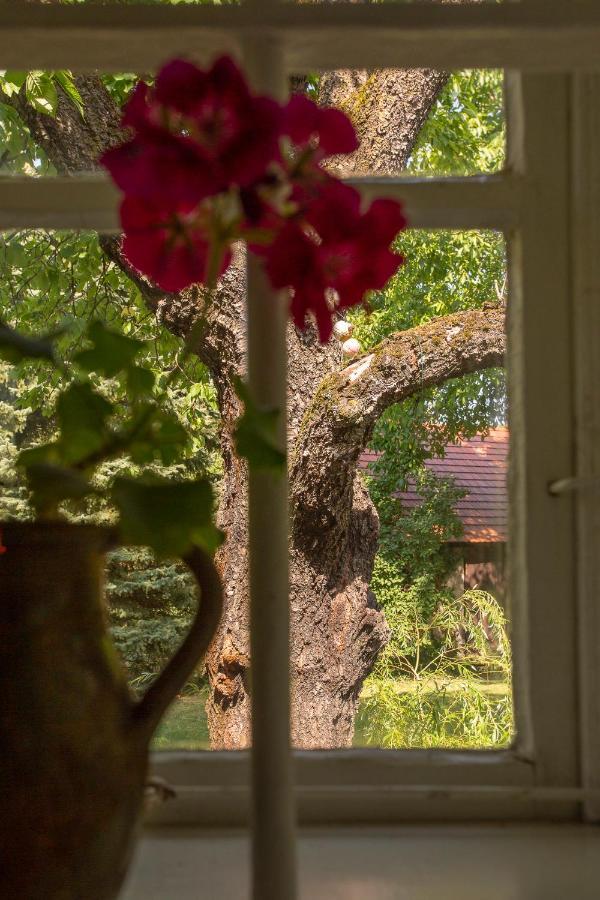 Romanticka Chalupka Na Polosamote Plavecky Peter Exterior foto