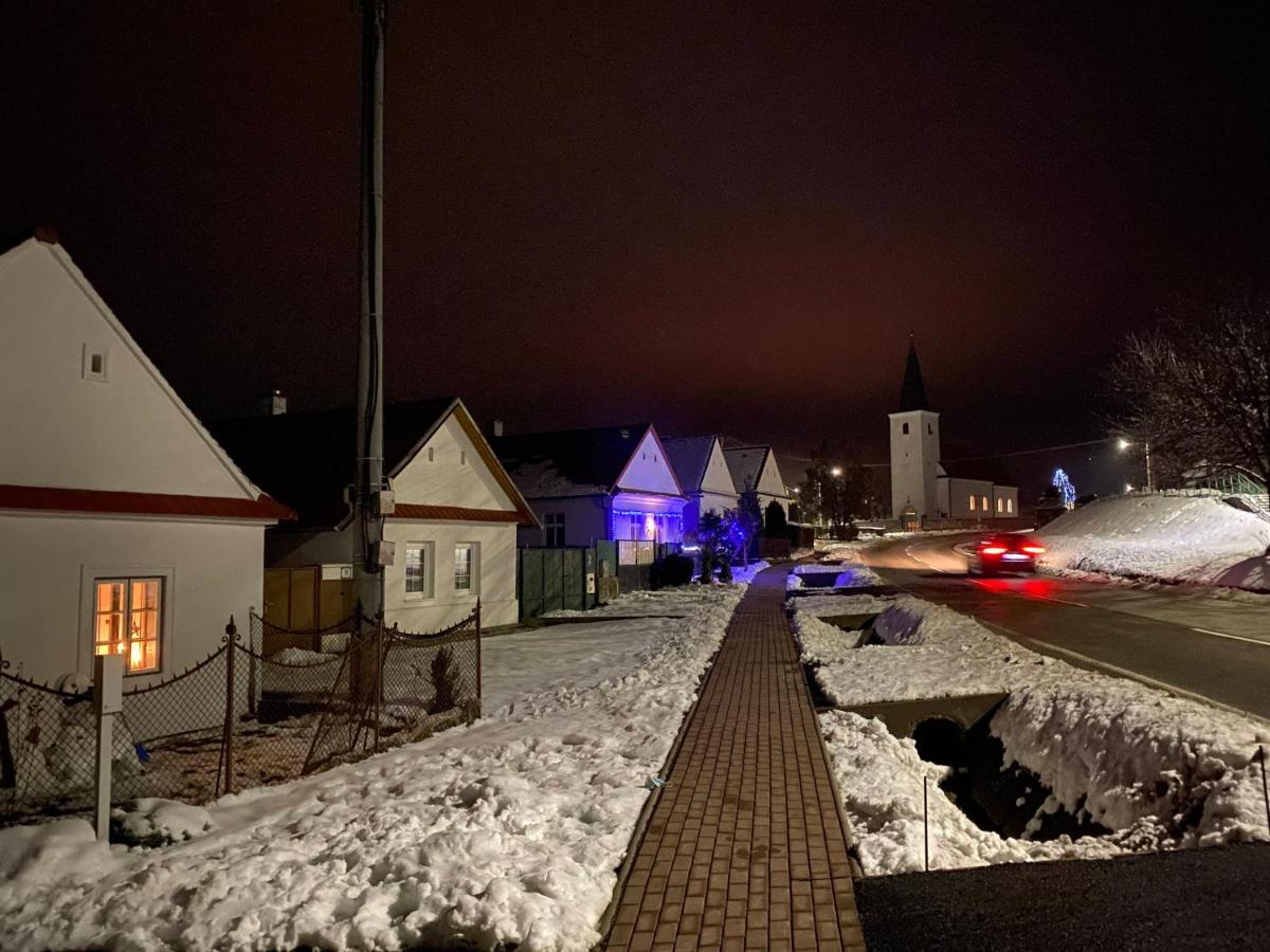 Romanticka Chalupka Na Polosamote Plavecky Peter Exterior foto