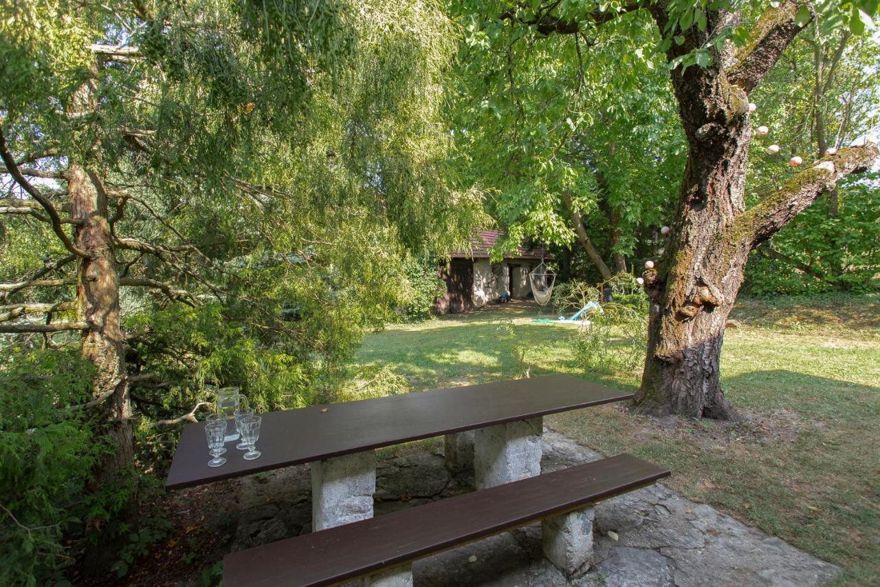 Romanticka Chalupka Na Polosamote Plavecky Peter Exterior foto