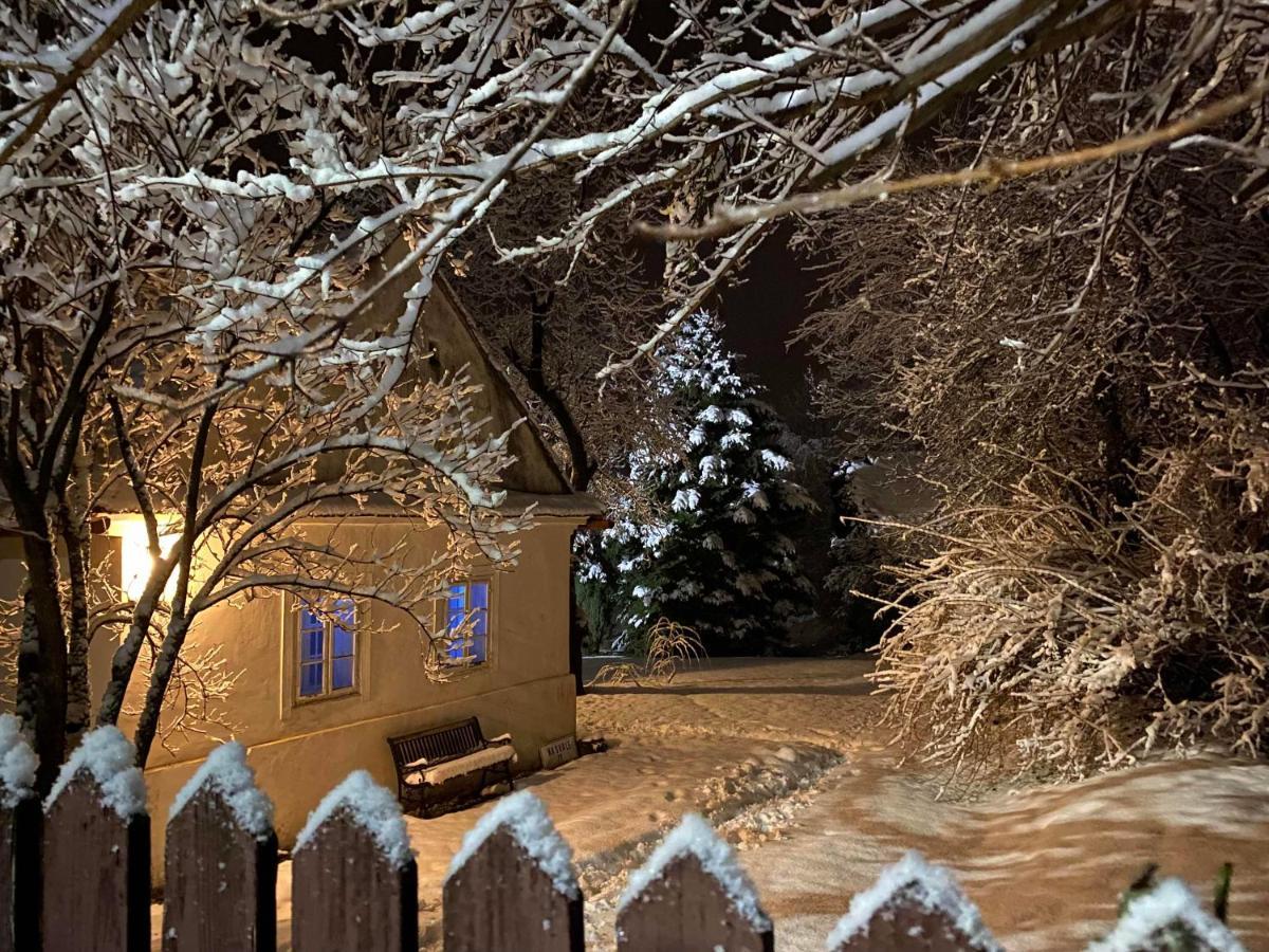 Romanticka Chalupka Na Polosamote Plavecky Peter Exterior foto